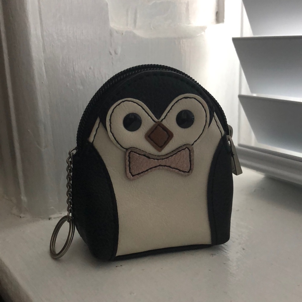 Relic penguin coin purse